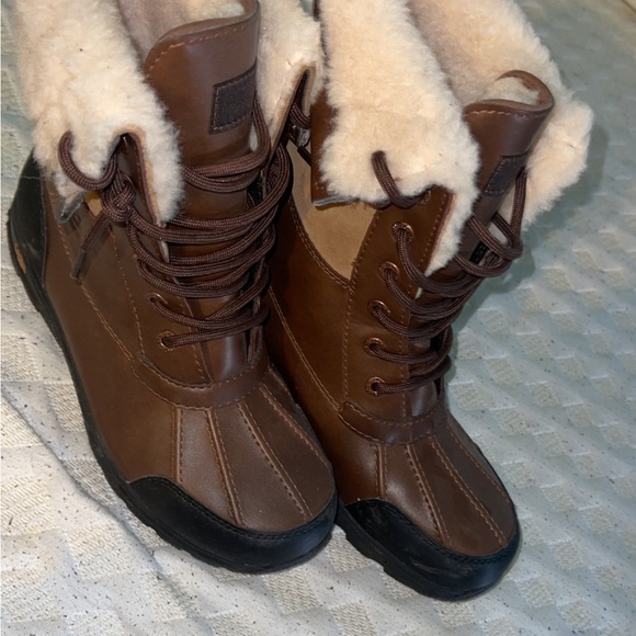 Winter Ugg Boots - Picture 4 of 6